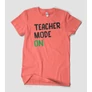 Kép 3/7 - teacher-mode-on-póló-coral